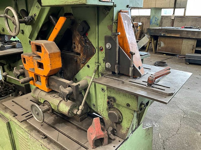 Peddinghaus peddimaster 80-110 hydraulische pons- en knipmachine - afbeelding 15 van  17