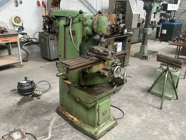 Pedersen vvf00 universele freesmachine - afbeelding 1 van  4