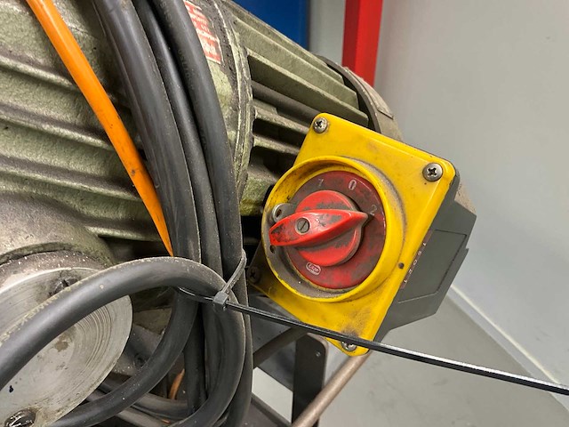 Pedrazzoli afkortcirkelzaagmachine - afbeelding 7 van  10