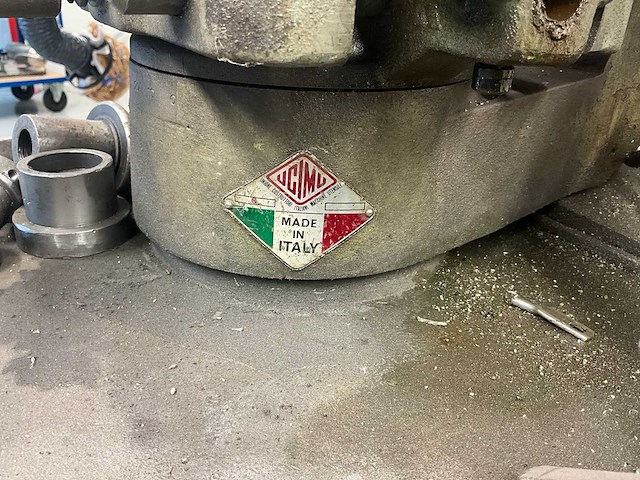 Pedrazzoli afkortcirkelzaagmachine - afbeelding 10 van  10