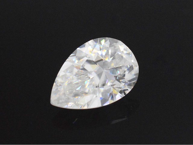 Peer vorm briljant van 5.00 carat (gecertificeerd) - afbeelding 2 van  6