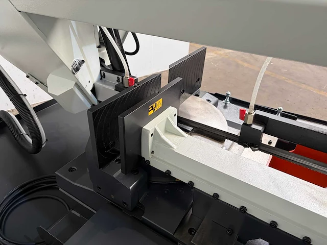 Pegas-gonda - 2026 - 300x320 gh-lr - metalen horizontale bandzaagmachine - afbeelding 7 van  15