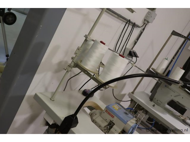 Pegasus m900-serie industriële overlock- en safety-stitch naaimachine - afbeelding 2 van  11