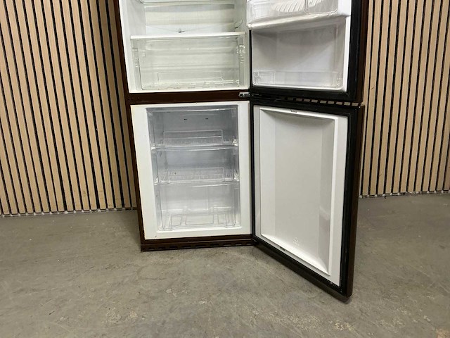 Pelgrim pkv188bruip01 vrijstaande retro koel-vries combinatie - afbeelding 11 van  11