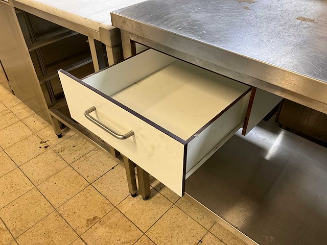 Pelgrim rvs werktafel met fornuis - afbeelding 2 van  10