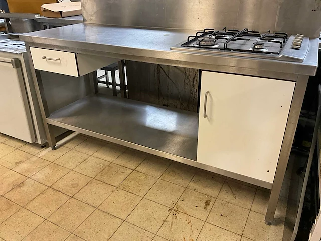 Pelgrim rvs werktafel met fornuis - afbeelding 7 van  10