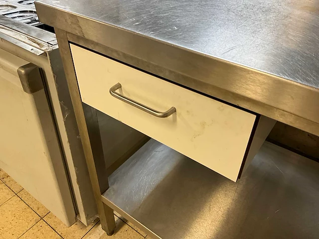 Pelgrim rvs werktafel met fornuis - afbeelding 10 van  10