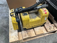 Peli 9430b rals accuverlichting en makita bouwlamp 230v - afbeelding 5 van  11