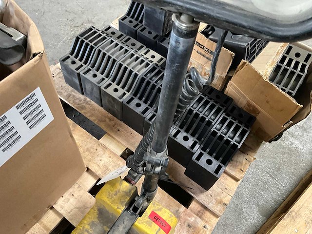 Peli 9430b rals accuverlichting en makita bouwlamp 230v - afbeelding 7 van  11