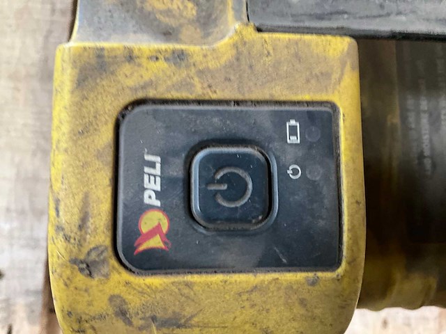 Peli 9430b rals accuverlichting en makita bouwlamp 230v - afbeelding 8 van  11