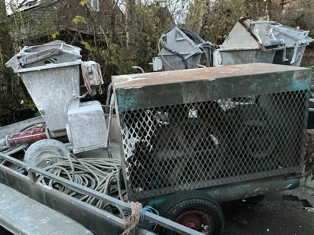 Pelicans zuigercompressor en spack-spuitunit - afbeelding 1 van  8