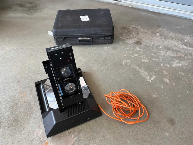Pelikan portable ohp12k projector - afbeelding 1 van  6