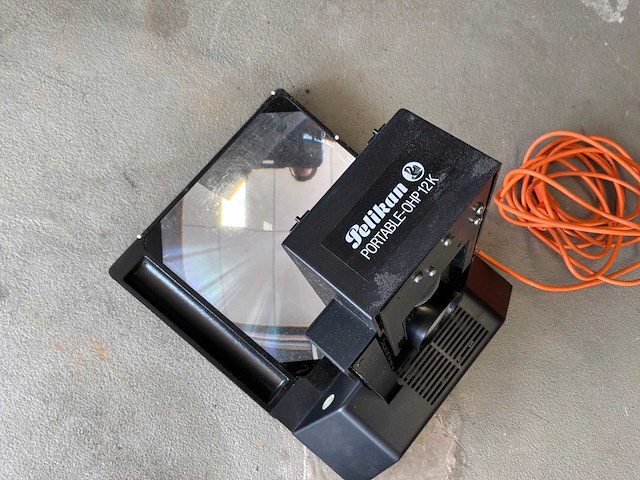 Pelikan portable ohp12k projector - afbeelding 4 van  6