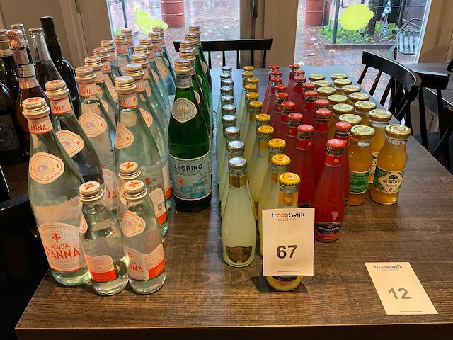 Pellegrino frisdrank en water - afbeelding 1 van  11