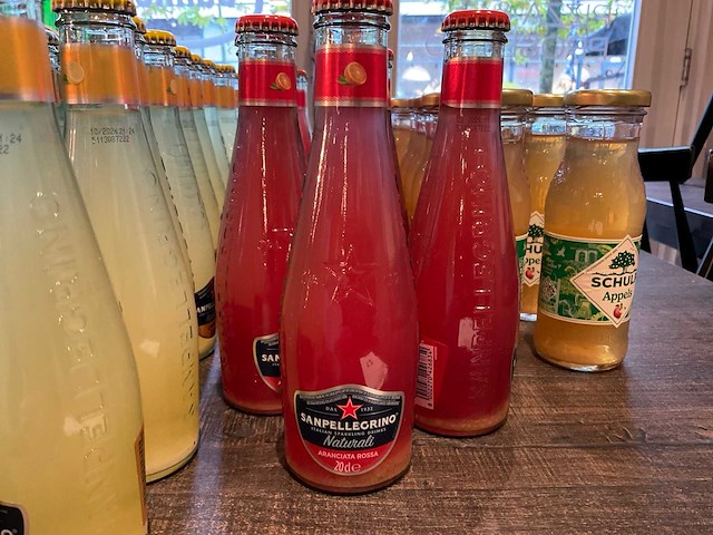 Pellegrino frisdrank en water - afbeelding 8 van  11
