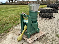Pelletpers kl(ks/kj)260p tractoraandrijving - afbeelding 1 van  9