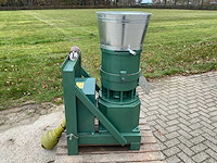 Pelletpers kl(ks/kj)260p tractoraandrijving - afbeelding 2 van  9