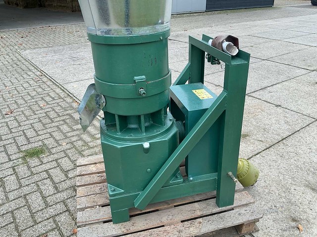Pelletpers kl(ks/kj)260p tractoraandrijving - afbeelding 9 van  9