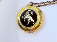 Pendant horloge met voorstelling van steenbok - mechanisch - afbeelding 4 van  4