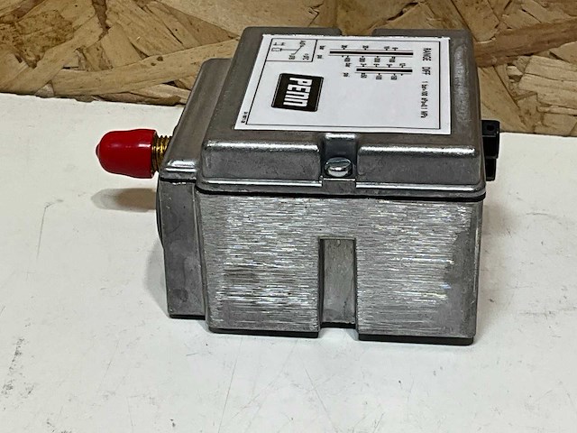 Penn p77aaa-9350 pressostaat 3-30 bar diff 3 5-12 bar style 5 ped - afbeelding 6 van  9