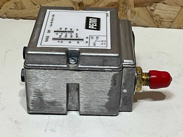 Penn p77aaa-9350 pressostaat 3-30 bar diff 3 5-12 bar style 5 ped - afbeelding 4 van  9