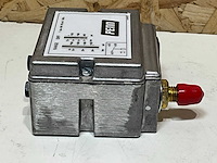 Penn p77aaa-9350 pressostaat 3-30 bar diff 3 5-12 bar style 5 ped - afbeelding 4 van  9