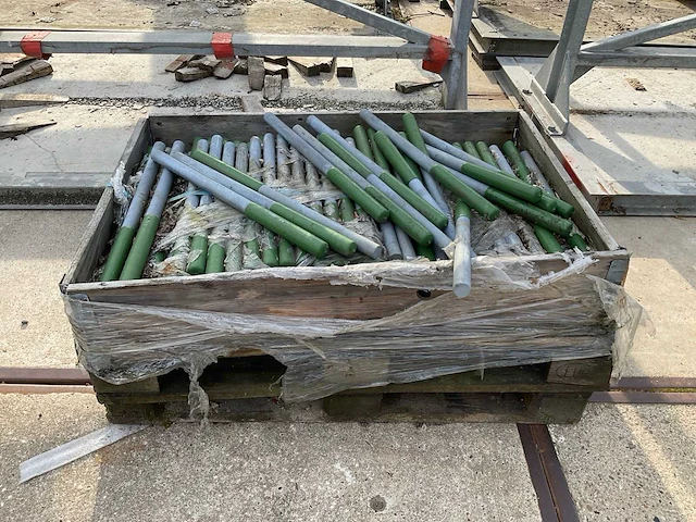 Pennenrekken met pennen (2x) - afbeelding 1 van  10