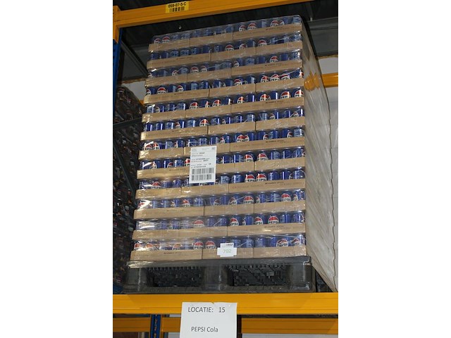Pepsi cola. 120 trays a 24 blikken 0,33l. totaal 2880 blikken. tht 5-26. bod is inclusief 432 euro statiege... - afbeelding 2 van  2