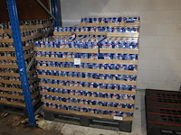 Pepsi cola. 88 trays a 24 blikken 0,33l. totaal 2112 blikken. tht 5-26. bod is inclusief 316,80 euro statie... - afbeelding 1 van  2
