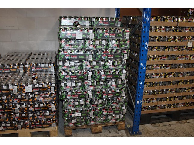 Pepsi cola max lime. 96 trays a 24 blikken 0,33l. totaal 2304 blikken. tht 12-25. bod is inclusief 345,60 e... - afbeelding 1 van  3