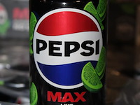 Pepsi cola max lime. 96 trays a 24 blikken 0,33l. totaal 2304 blikken. tht 12-25. bod is inclusief 345,60 e... - afbeelding 3 van  3