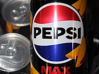Pepsi cola max mango. 51 trays a 24 blikken 0,33l. totaal 1224 blikken. tht 12-25. bod is inclusief 183,6 e... - afbeelding 3 van  3