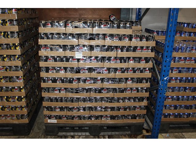 Pepsi cola zero. 98 trays a 24 blikken 0,33l. totaal 2352 blikken. tht 3-26. bod is inclusief 352,80 euro s... - afbeelding 1 van  3