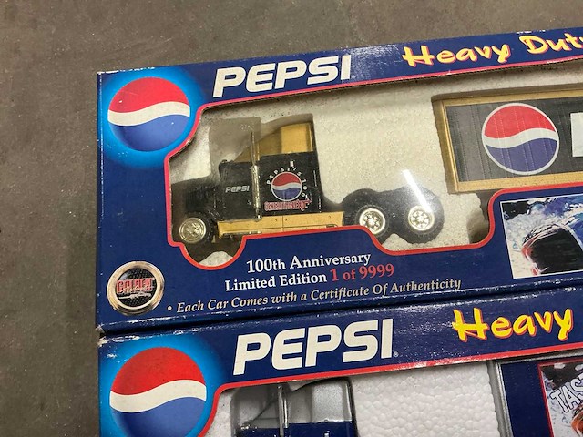 Pepsi heavy duty truck 1:50 miniatuur (2x) - afbeelding 4 van  6