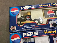 Pepsi heavy duty truck 1:50 miniatuur (2x) - afbeelding 4 van  6