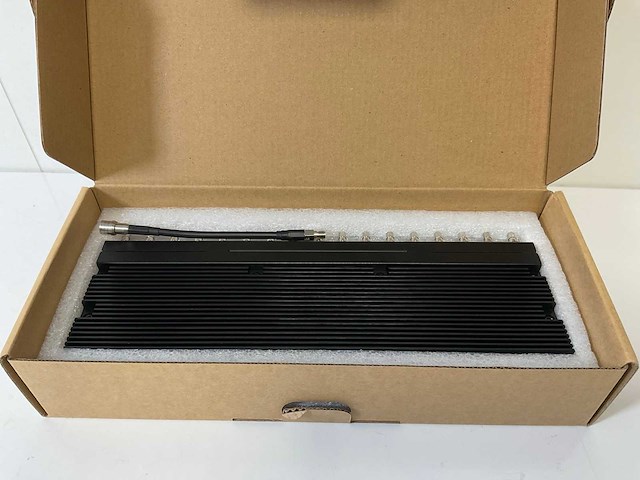 Pepwave (exm-mbx-t4-5gn) network switch component fabric module (new) - afbeelding 3 van  8