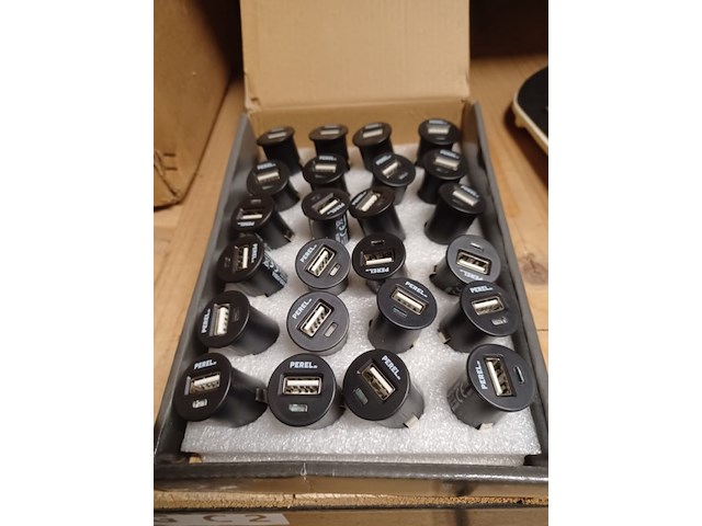 Perel usb car chager aantal 24 stuks. - afbeelding 3 van  5