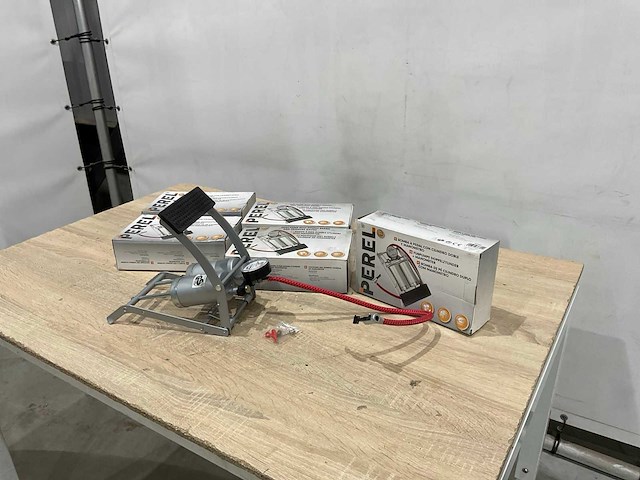 Perel voetpomp (5x) - afbeelding 1 van  7