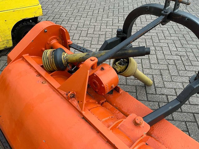 Perfect klepelmaaier - afbeelding 9 van  12