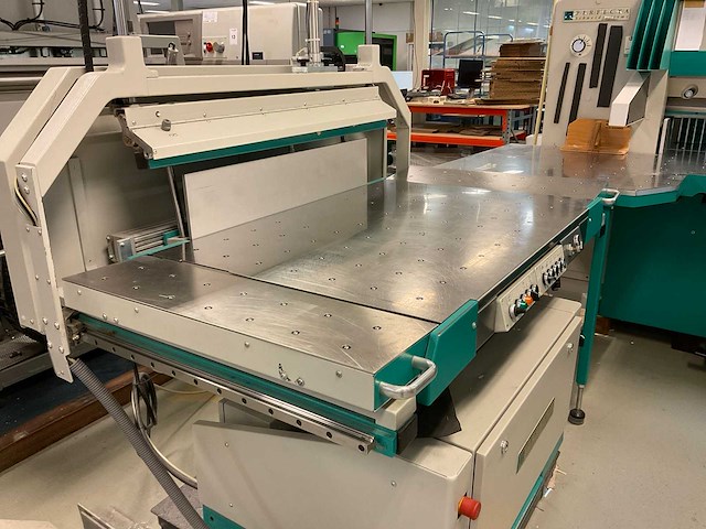 Perfecta 115tvl papier snijmachine en ontstapelaar - afbeelding 17 van  27