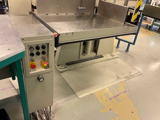 Perfecta 115tvl papier snijmachine en ontstapelaar - afbeelding 27 van  27