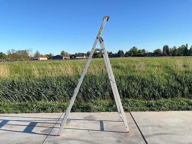 Perfecty p20/8 aluminium trapladder - afbeelding 3 van  5