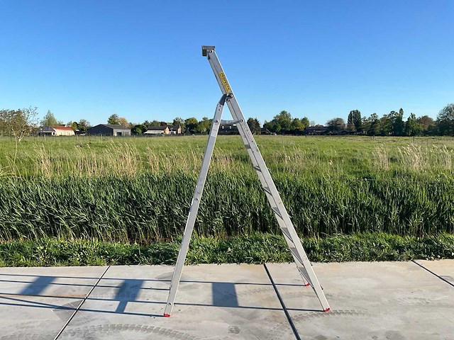 Perfecty p20/8 aluminium trapladder - afbeelding 4 van  5
