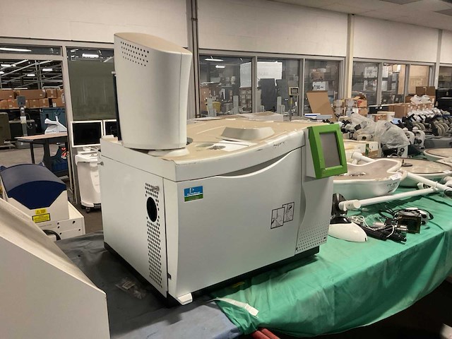Perkin elmer clarus 680 gas chromatograph - afbeelding 1 van  10