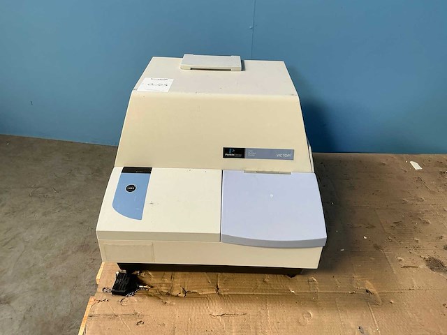 Perkin elmer victor3 1420 laboratorium microplaatlezer - afbeelding 1 van  6