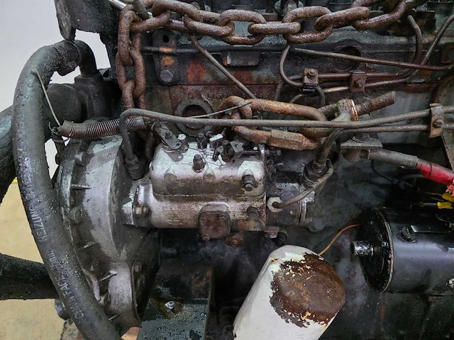 Perkins - 4 cilinder - motor blok - afbeelding 6 van  10