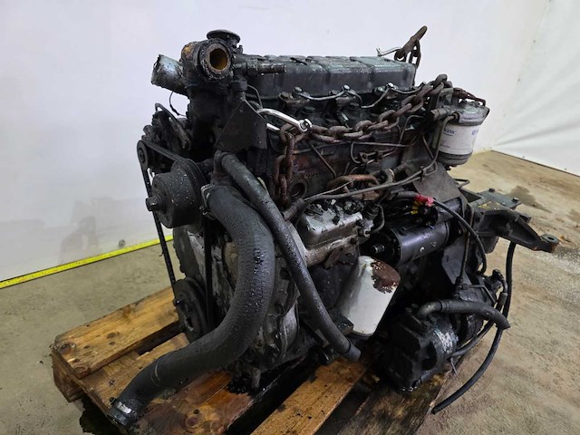 Perkins - 4 cilinder - motor blok - afbeelding 8 van  10