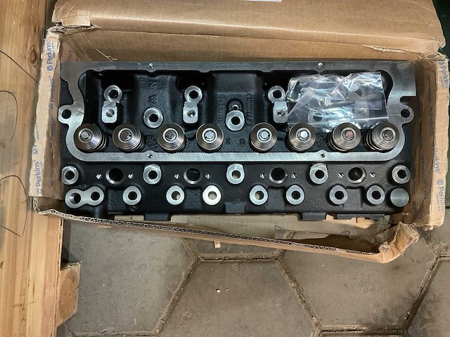 Perkins cylinder head - afbeelding 3 van  3
