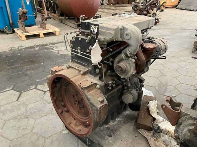 Perkins laad/ graafcombinate dieselmotor - afbeelding 3 van  10