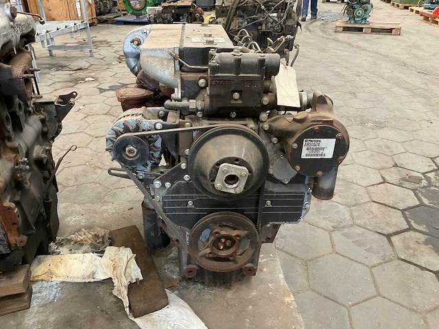 Perkins laad/ graafcombinate dieselmotor - afbeelding 1 van  10